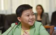 Ержан Максим облыс әкімінің қолынан сыйлық алды – фото