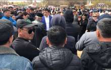 Ақтөбеде ондаған адам сайлаудың әділ өтуін талап етті