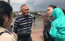 Шымкентте алаңға жиналғандар "әділетсіз сайлау" мен аналар ахуалын айтты