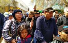 Нұр-Сұлтанда ондаған адам жиналып, сайлауға наразылық білдірді