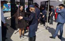 Тоқаев сөз сөйлеген алаңға полиция азаматтарды тексеріп кіргізді