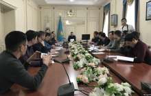 Шетелден алған көліктерін заңдастыруды талап еткен ақтөбеліктер әкімдікке барды