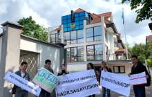 Будапешт пен Торонтодағы қазақ жастары Алматыда қамалған екі белсендіні қолдап шықты