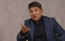 Қылмыстық топ құрып, алаяқтық жасаған: Алмасбек Садырбайдың ісі сотқа кетті