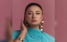 Мәдина Сәдуақасова ән айтып жатқанда «соққы» алды