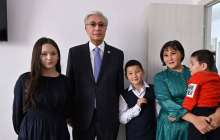 Тоқаев Ақмола облысында жаңа пәтер алған отбасын құттықтап барды