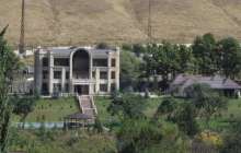 Экс-президенттің отбасы үйінен қуылды