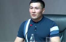 Ардақ Назаров не себепті Мәжіліс отырысында өз анасын құттықтағанын түсіндірді