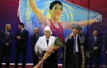 Кәсіпкер марқұм Бекзат Саттархановтың анасына пәтер тарту етті