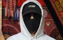 Қара бетпердедегі қайырымды жігіт қатерлі дертке шалдыққан қызға пәтер тарту етті