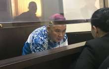 Түркістанда Батырбековтің жақтастары сот қаулысының оқылуын талап етіп тұр