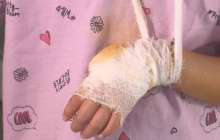 Алматыда жасөспірім екі жасар баланы жерге лақтырып жіберген