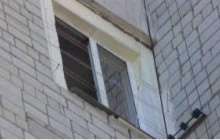 Ақтауда психикалық ауытқуы бар бойжеткен жоғары қабаттан құлап кетті