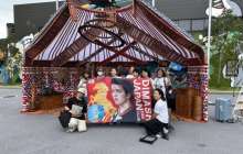 Осакада Димаш Құдайбергеннің жапондық жанкүйерлері Қазақстанның әнұранын орындады  