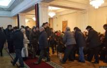 Алматыда Серікболсын Әбділдинмен қоштасып жатыр