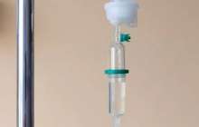 "Жүрегі тоқтап қалған, бүйрегін алып тастаған": Павлодарда анасы терезеден лақтырып жіберген балалардың жағдайы белгілі болды