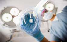 Анестезиолог наркозда жатқан әйелдерді зорлағаны анықталды