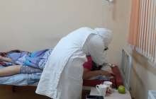 Тыныс алу аппараттарын қосатын розетка жоқ: Сәуле Әбілдаханқызы ковид ауруханасындағы былықты айтты