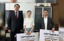 "1 миллион теңгені қимады": Әлемнің үздік спортшысы атанған каратэшіге сыйақы табыстаған Бақтияр Артаев сынға қалды
