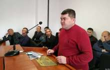 Оралда "журналиске күш көрсетті" деп айыпталған блогердің соты өтіп жатыр