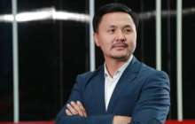 «Қатты қызғанамын»: Әнші Досымжан Таңатаров неге әйелін жасырып жүргенін айтты