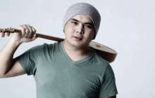 «Есесіне шетелдікке күйеуге шықпады»: Жан Ахмадиев отбасылы еркектен екіқабат боп қалған әпкесін мақтады 