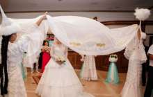 Жас жұбайларға қымбат кілем, алтын-күміс, ыдыс-аяқ әперудің керегі бар ма?