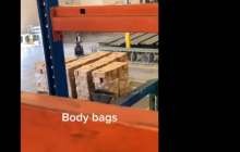 "Мәйіттерге арналған мыңдаған қап дайындалып жатыр". Видео қазақстандықтардың жағасын ұстатты