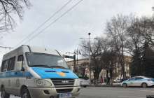 Алматыда полиция белсендіні үйінен ұстап әкетті