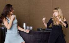 Атырау облысында үш әйел мейрамхана алдында төбелесті