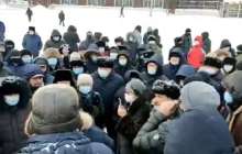 Жаппай вакцинациялауға қарсы. Көкшетаулықтар алаңға шықты (видео)