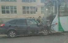 Петропавлда жеңіл көлік пен автобус соқтығысты