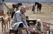 Мейрамбек Бесбаев ұлы мен қызын өз бейнебаянына түсірді (Видео)