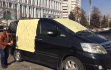 Алматыда белсенді шетел көліктерін жеңілдікпен тіркеуді талап етті