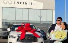 Алтынай Жорабаева күйеуінің Infiniti көлігін сыйға тартқанын айтып мақтанды