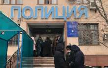 Нұр-Сұлтанда полиция өкілі Азаттық тілшісінің телефонын тартып алды