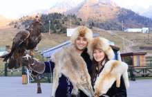 Тәуекел Мүслімге келіншегі шекесі торсықтай ұл сыйлады