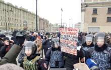 Петербургте Конституцияны өзгертуге қарсы шыққан ондаған адам ұсталды