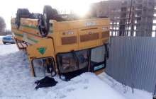 Ақтөбеде автобус пен жеңіл көлік соқтығысып, 26 адам ауруханаға жеткізілді