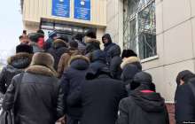 Аймақтан келген жүргізушілер биліктен шетелдік көліктерін тіркеуге жеңілдік талап етті