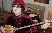 Мақпал Жүнісова әріптесі Мұқасаннан ерекше сыйлық алды