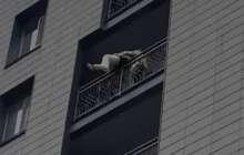 Алматыда суицид жасамақ болған қыз тоғызыншы қабаттан құлап аман қалды