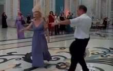 "Ұятты жерінің бәрі көрінді": Тойда билеген әйел жұрттан оңбай сөз естіді (ВИДЕО)