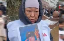 "Балам далада 20 минут жатқан" - әскерде қаза тапқан сарбаздың анасы