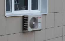 Астанада фельдшердің басына кірпіш қаптамасы мен кондиционер құлаған