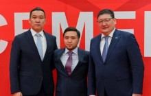 Берік Уәли дзюдошы Елдос Сметовқа 10 миллион теңге берді