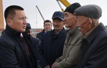 Павлодар облысы әкімінің киімі әлеуметтік желіде шу тудырды