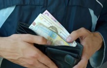 Мемлекеттік қызметкер 10 жыл жұмысқа бармаса да, жалақы алып келген