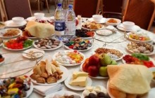 Енді жаназада артық салат, торт, бәліш, жеміс-жидек қоюға рұқсат жоқ