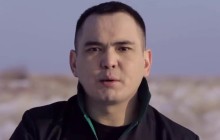 “Мені асырап алған”: Жан Ахмадиев қыз-келіншектерден кешірім сұрады